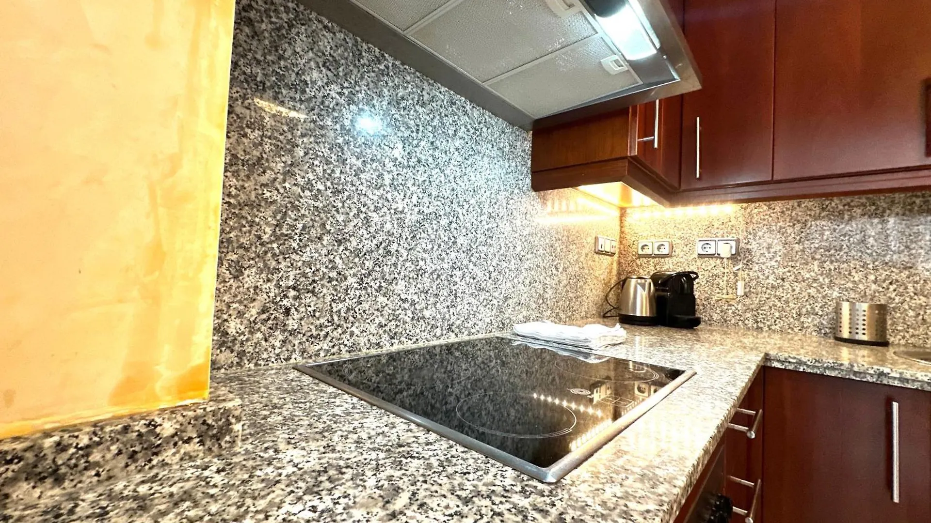 Tor- Apartamento 2 Hab - Piscina - Terraza - Wifi Torremolinos Apartment